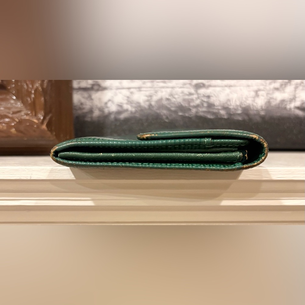 Gorgeous Authentic Vintage Louis Vuitton Epi Wallet - Picture 9 of 10